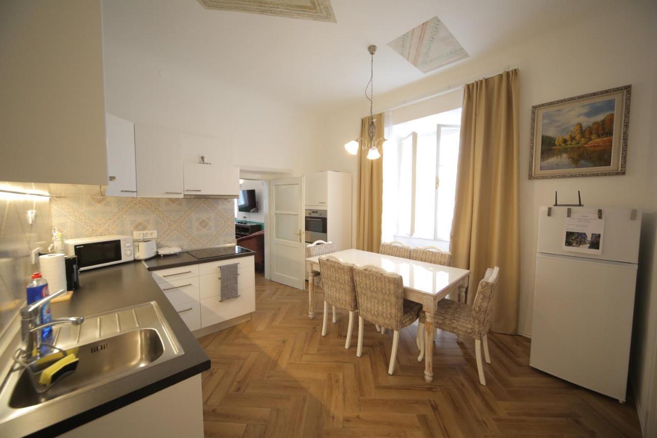 Vitez Apartment I Ljubljana Bagian luar foto